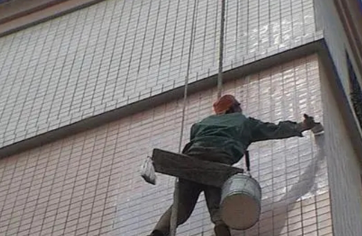 信阳市卫生间漏水维修公司分享下信阳市外墙防水的必要性。