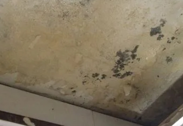 信阳市阳台漏水维修公司分享下信阳市卫生间渗水维修需要注意哪些问题。